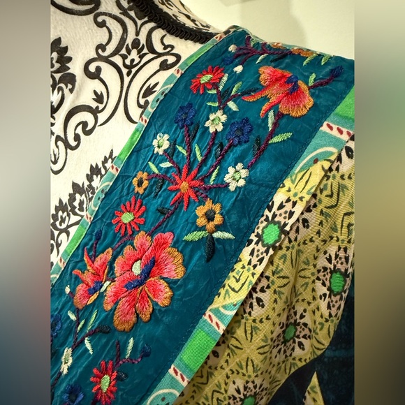 Johnny Was Embroidered Tunic - Picture 4 of 9